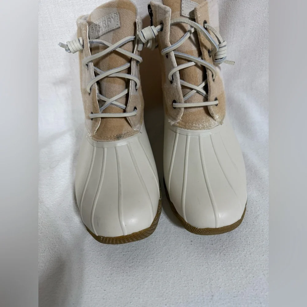 Sperry Women's Cream and Tan Winter Boots